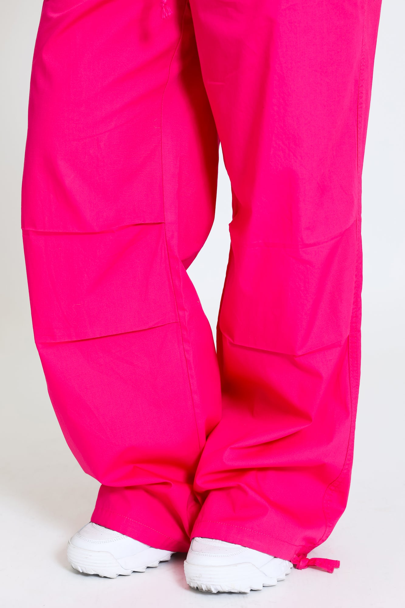 pink cargo pants outfit  Pink cargo pants outfit, Neon outfits, Pink cargo  pants outfits